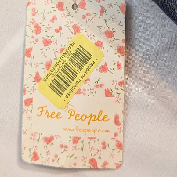 NWT Free People Size 25 Pull On Flare Legged Jeans - Picture 6 of 15